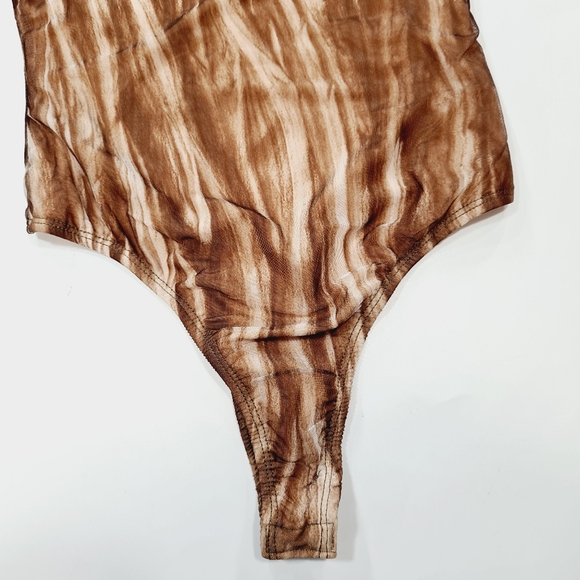 Superdown Bojana bodysuit in Brown - Picture 4 of 14